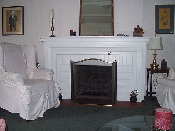 Living Room-Fireplace