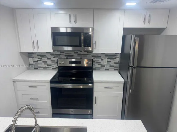 (undisclosed Address), Pompano Beach, FL 33065