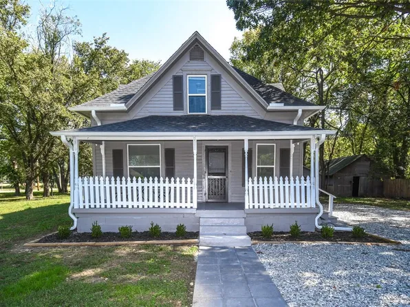 316 N McKinnon Ave, Gentry, AR 72734