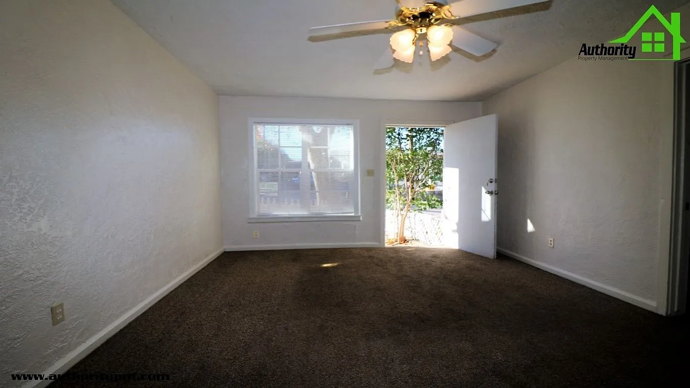 2 bed, 1.0 bath, 1100 sqft, $1,195 — Photo 3