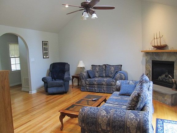 3rd image of 23 Ponderosa Ln