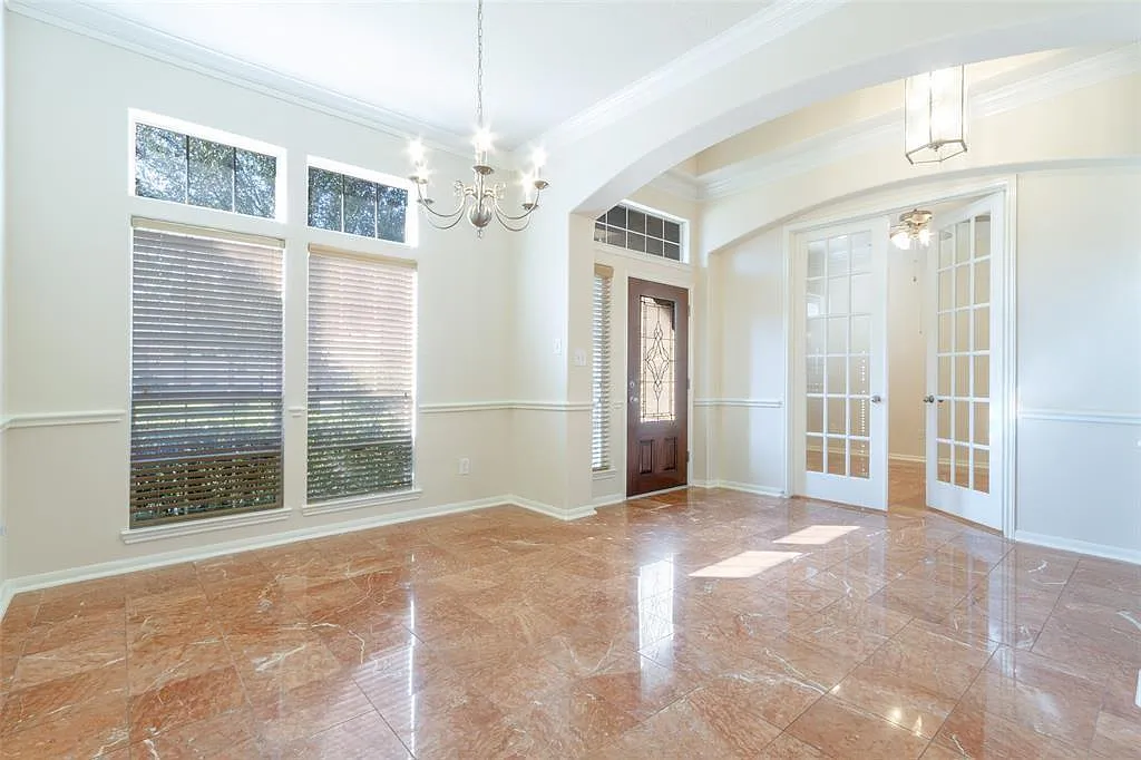 4 bed, 3.0 bath, 2688 sqft, $2,600 — Photo 3