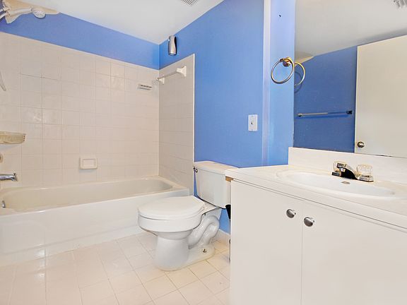 5th image of 5530 NW 61st St APT 306