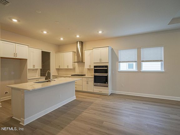 3rd image of 278 BLACKBIRD Lane