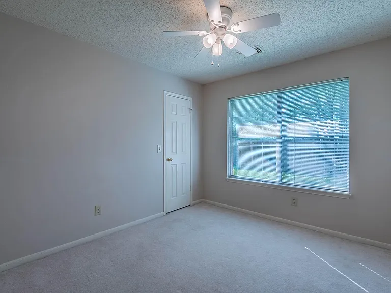 8926 Village Hills Dr — Photo 17