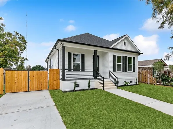 3412 Lyndell Dr, Chalmette, LA 70043