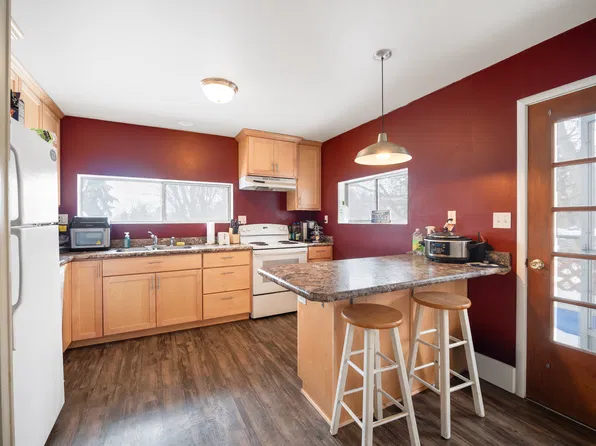 938-940 NE C St, Pullman, WA 99163