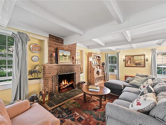 5th image of 43 Hillside Ave