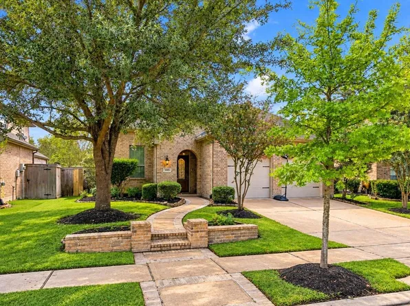 19011 Crest Cove Dr, Cypress, TX 77433