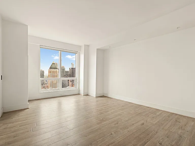 350 W 42nd St #58D — Photo 8