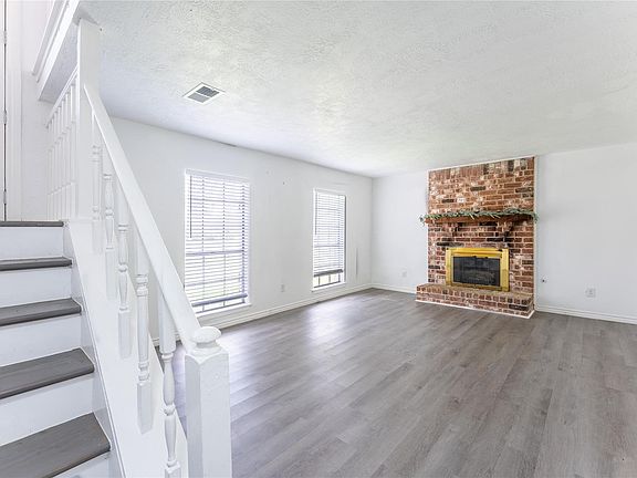 2nd image of 414 Dinerstein St