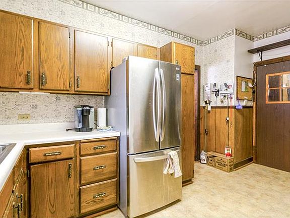 3rd image of 808 8th Ave