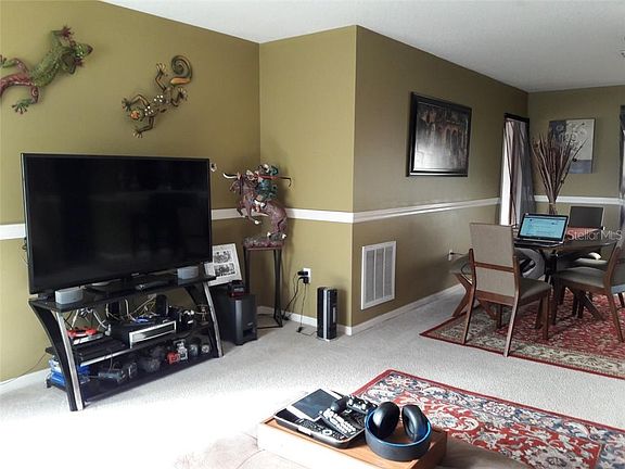 4th image of 2405 Knightsbridge Blvd