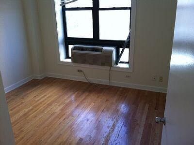 1st image of 1171 N Milwaukee Ave #506