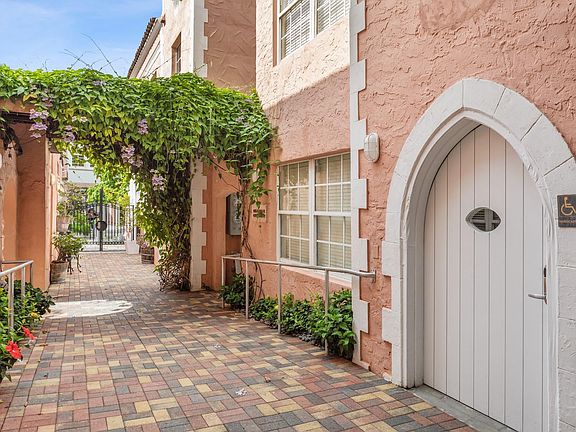 5th image of 405 Espanola Way #Id380684p