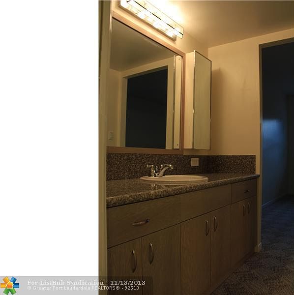 1st image of 615 NE 12th Ave APT 106