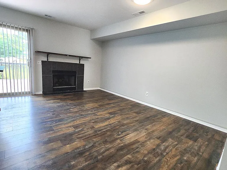 114 Brent Ct — Photo 7