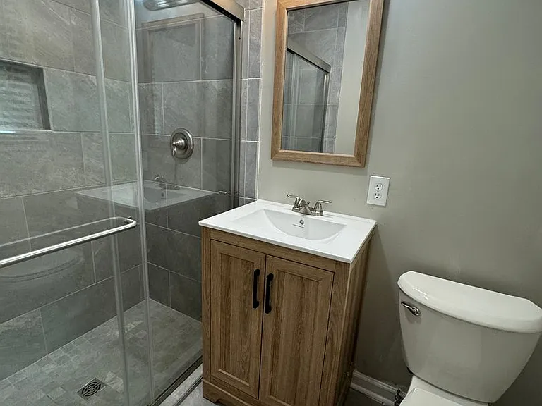 2434 Oxford Dr — Photo 33