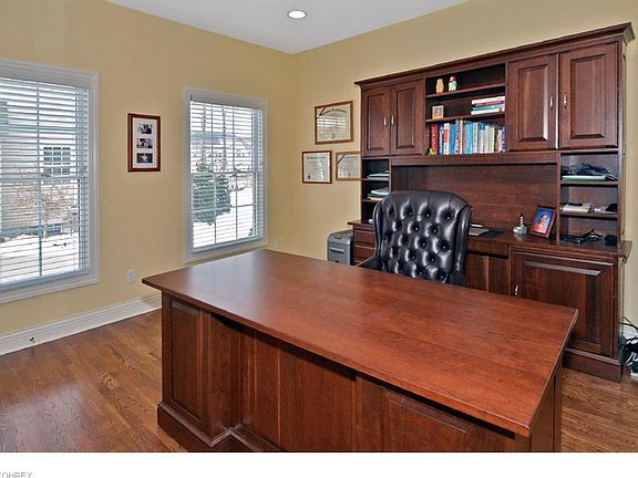 4th image of 36288 Montrose Way