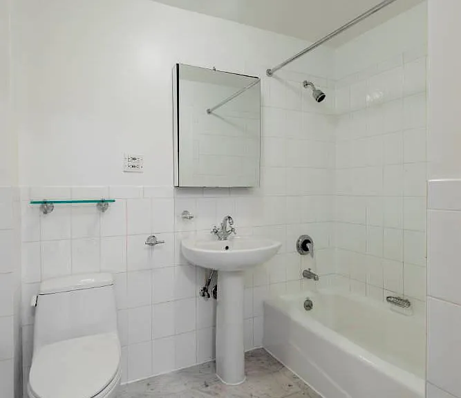 40 Prince St #5B — Photo 4