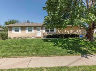 3002 W 63rd St, Davenport, IA 52806