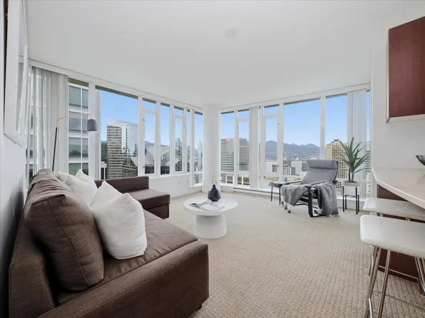 610 Granville St #2807, Vancouver, BC V6C 3T3
