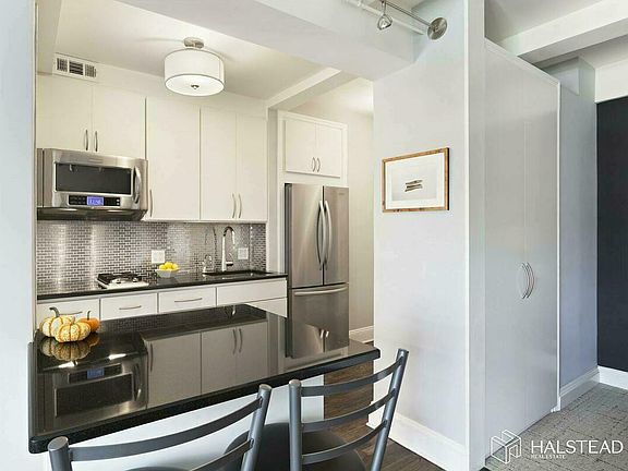 3rd image of 205 E 78th St APT 7-E
