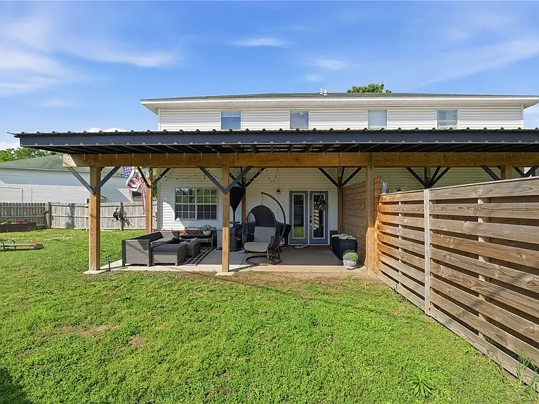 3034 W Mica St — Photo 11