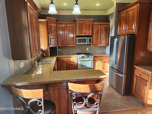 4th image of 204 Meadow Lake Dr