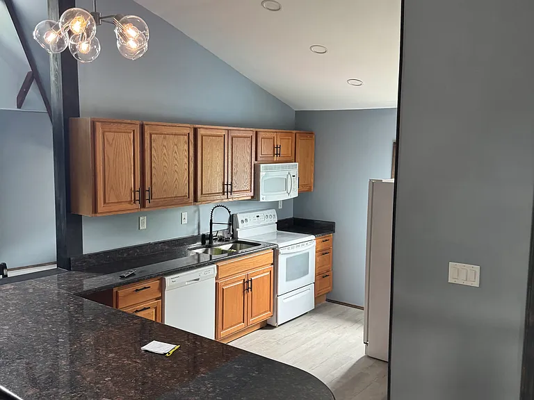 227 S 14th St #C — Photo 3