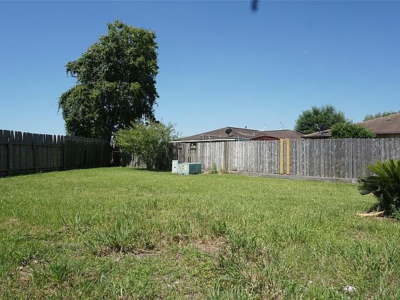 2nd image of 12822 Bay Cedar Dr