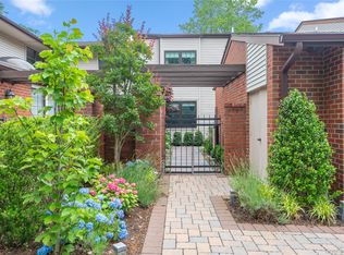 23 Estates Terrace N, Manhasset, NY 11030