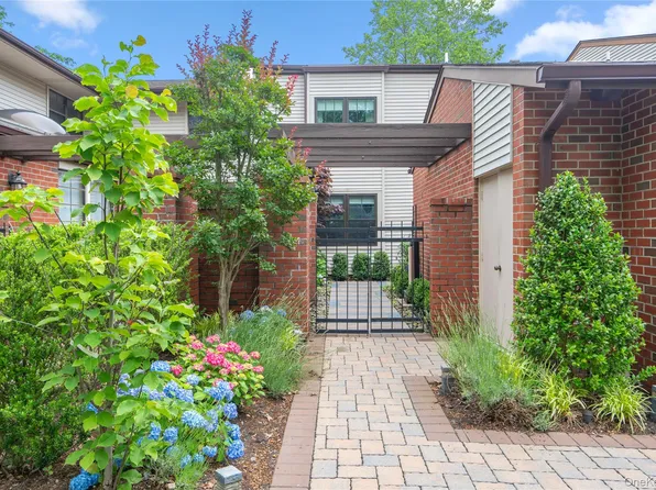 23 Estates Terrace N, Manhasset, NY 11030