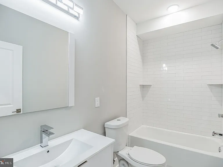 2216 Emerald St #A — Photo 10