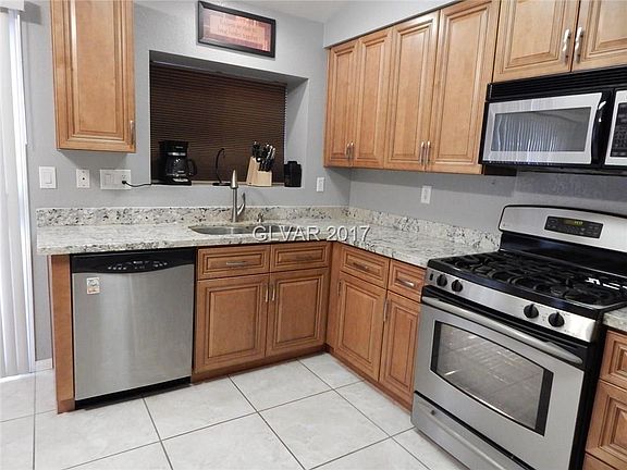 5th image of 1409 Helen Belle Dr