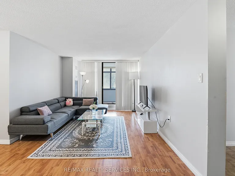18 Knightsbridge Rd #304 — Photo 11