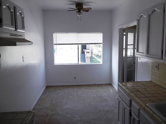 5th image of 3008 W 43rd Pl