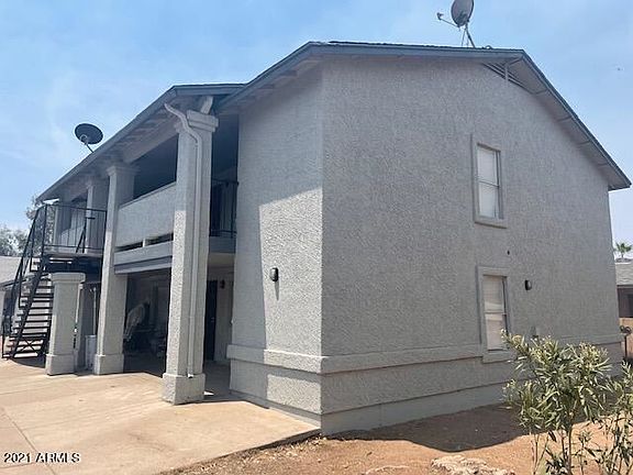 2nd image of 434 W Ivyglen St APT 209