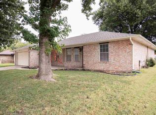 2417 Kingston Rd, Ponca City, OK 74604
