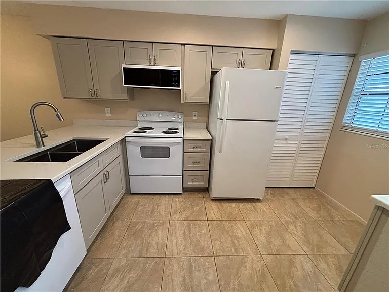 13250 Ridge Rd #1-6 — Photo 3