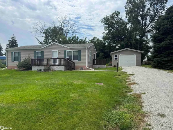 1126 Green Ave, Chariton, IA 50049