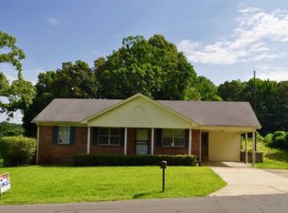 5 Chipwood Dr, Jackson, TN 38301