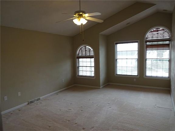 5th image of 135 Odinwood Ct