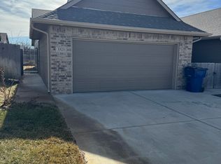 3323 E Sunflower Dr, Derby, KS 67037