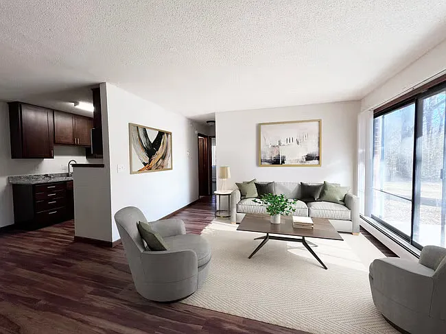 Lake Cove Village Apartments — Photo 4