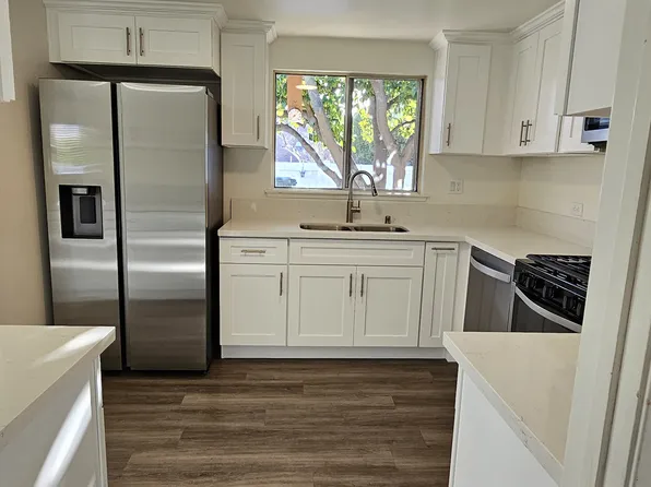 1907 Clover Way, Escondido, CA 92026