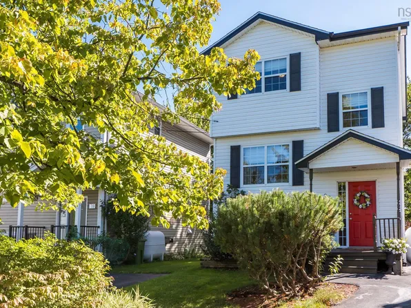 20 Bald Eagle Pl, Halifax, NS B3N 3H5
