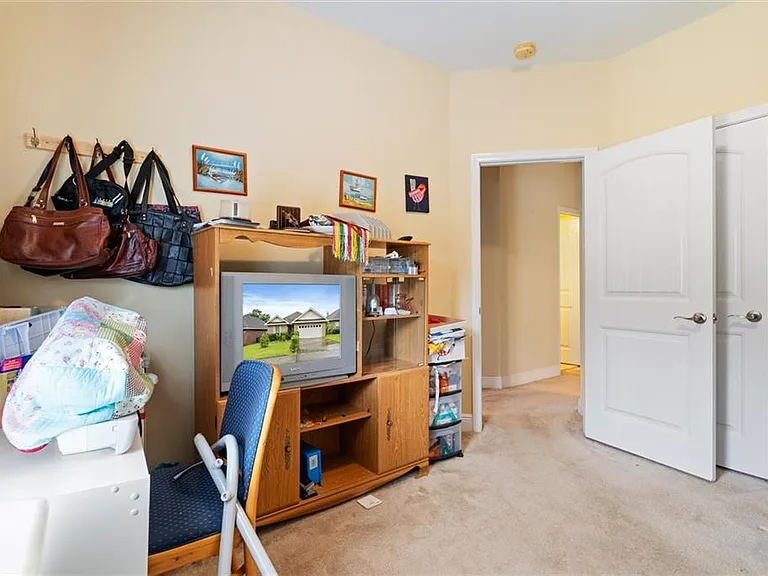 2520 Bluebeard Ln E — Photo 19