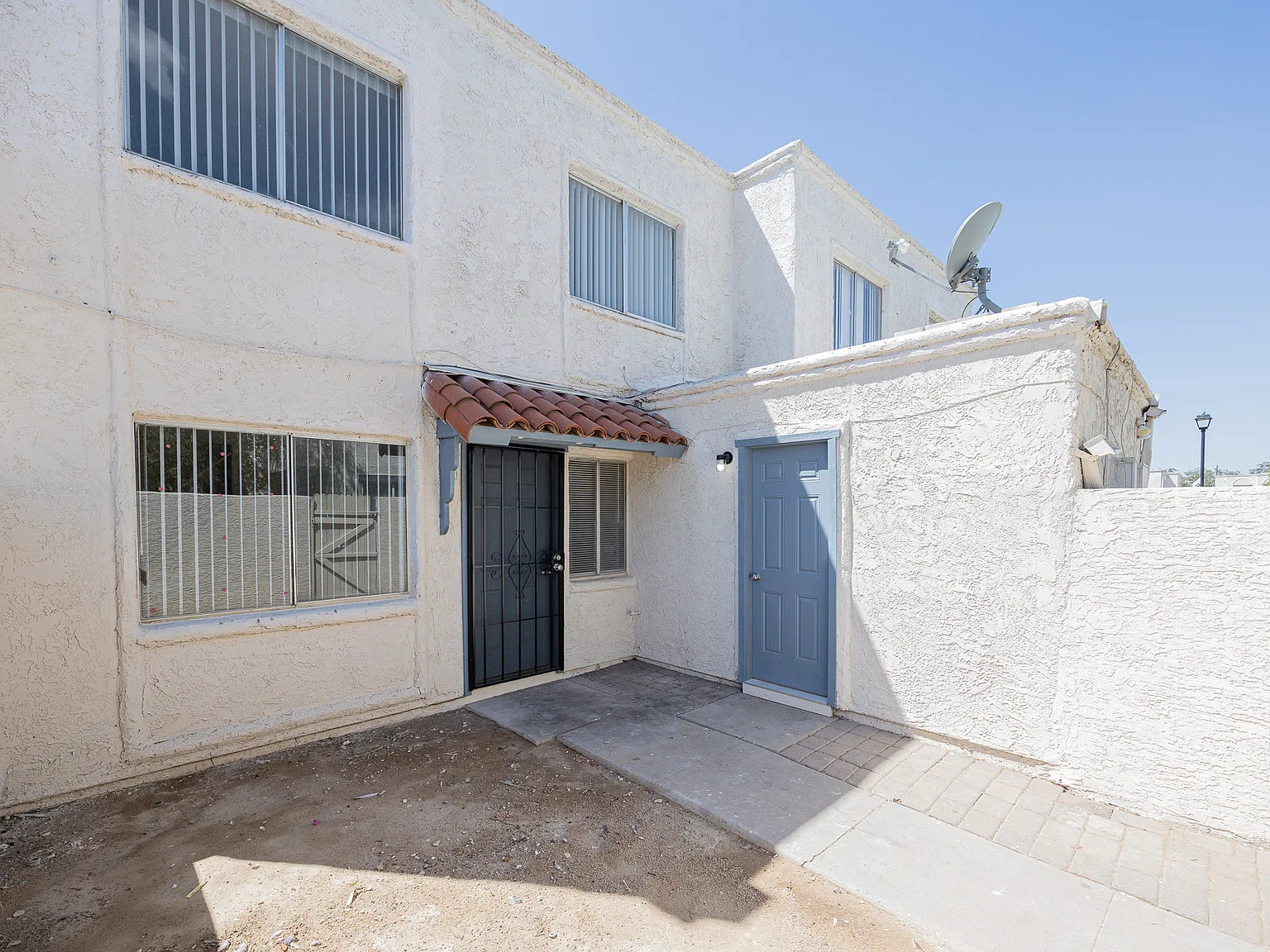 5246 N 42nd Ln, Phoenix Az — Photo 1