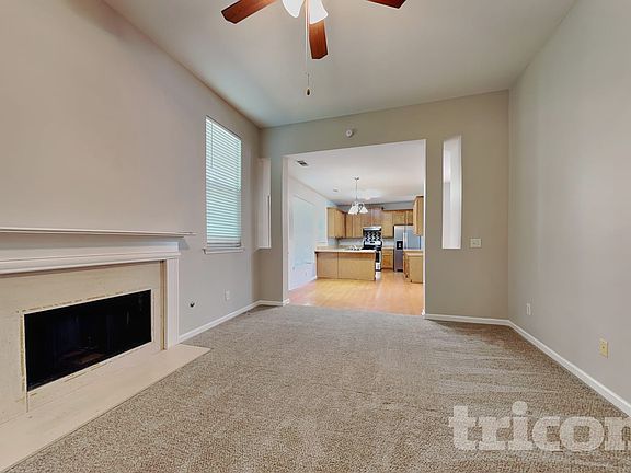 2nd image of 46 Crescent Woode Way